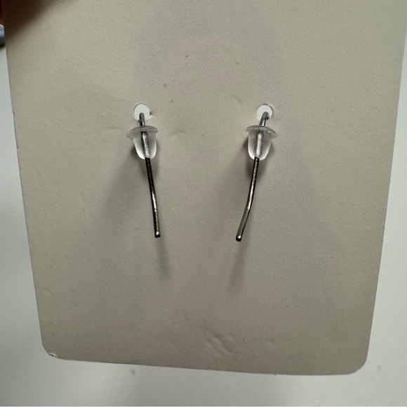 3D HELLO KITTY WHITE PLASTIC WITH PINK  BOW EARRINGS - Picture 6 of 6